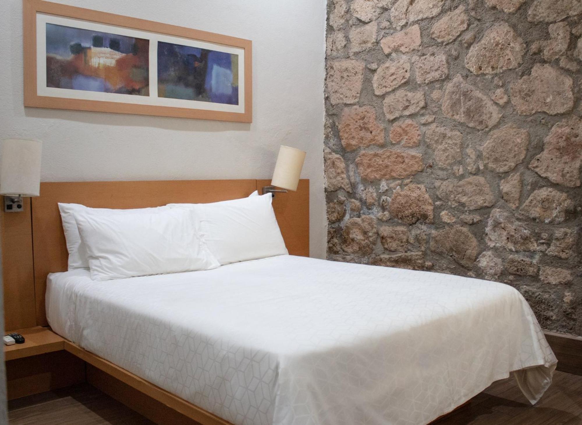 Holiday Inn Express Morelia Centro Historico מראה חיצוני תמונה